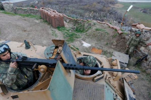 İŞİD'li teröristler yurt dışına kaçmayı başaramadan yakalandı