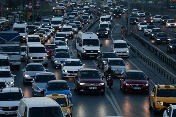 Otomotiv pazarı ocakta yüzde 59 daraldı