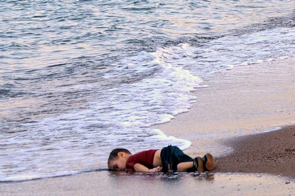 Mülteci kurtarma gemisine Aylan Kurdi ismi verildi