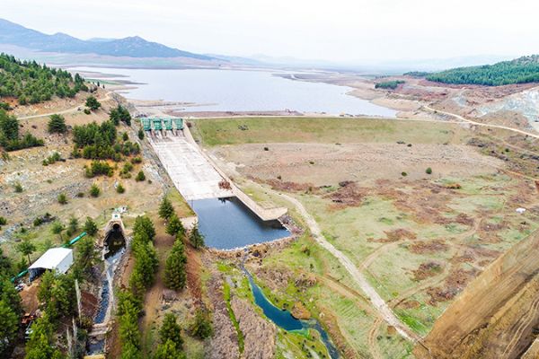 Hatay'da baraj suyu tahliyesi