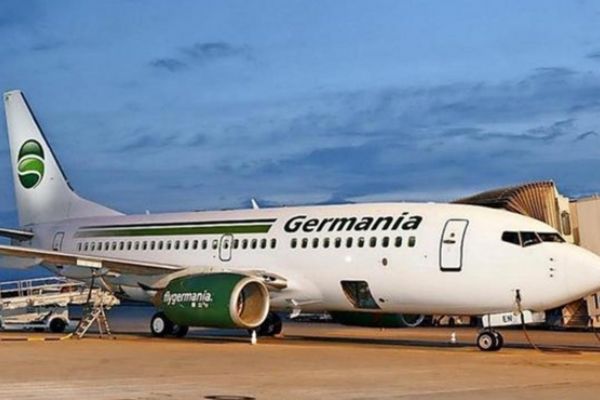 Alman hava yolu şirketi iflas etti