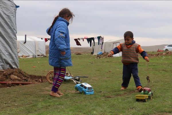 Suriye'de Heccin'den kaçan 35 çocuk hipotermiden öldü