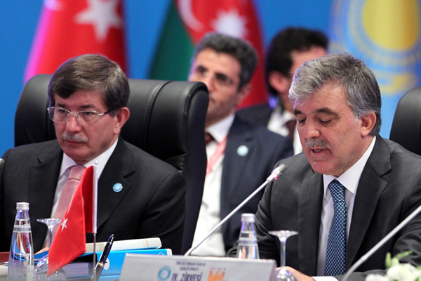 Davutoğlu'nun eski danışmanından ''yeni parti'' açıklaması