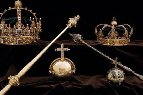 İsveç kraliyet mücevherleri çöpten çıktı