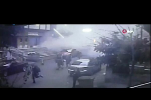 Kartal'daki binanın çökme anı