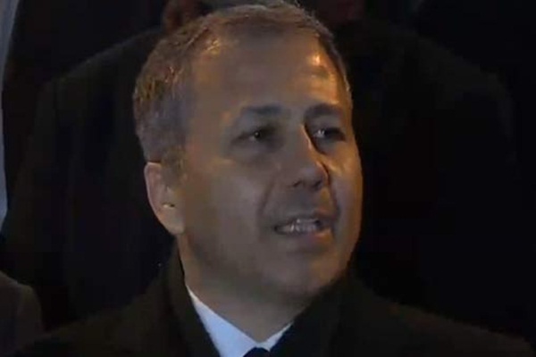 Vali Yerlikaya açıkladı! Çöken binada 9 yaşında bir çocukla iletişim kuruldu