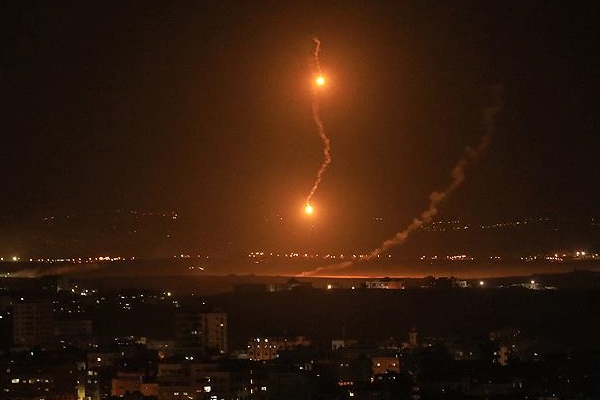 İsrail'den Gazze'ye topçu ateşi