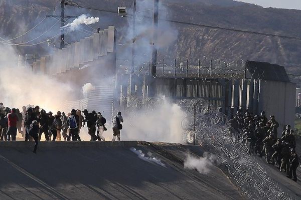 Trump'ın duvar politikasına sınırdaki halk tepkili
