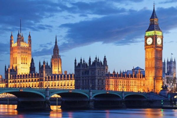 Büyük Finans kuruluşları varlıklarını İngiltere dışına çıkarmaya başladı