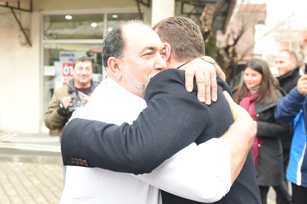 Bigadiç, Yılmaz'ı neferimiz, aslanımız diye bağrına bastı