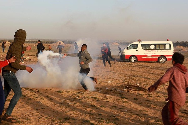 İsrail Gazze'de biri çocuk iki kişiyi daha katletti