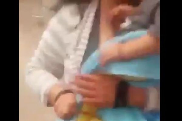 Hırsız kadının çantasından araba aküsü çıktı