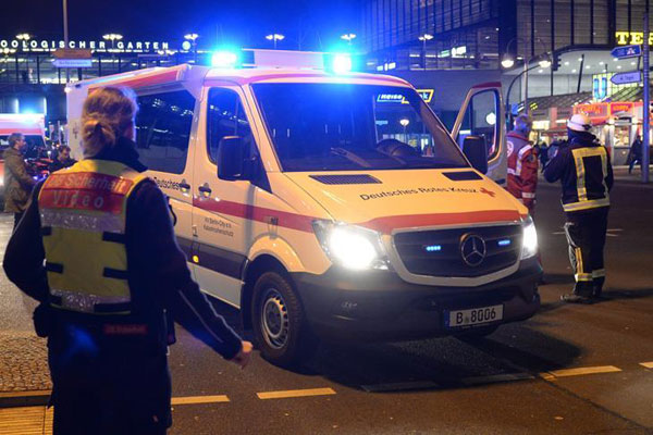 Almanya'da başörtülü kıza ırkçı saldırı