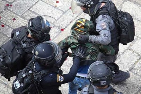 İşgalci İsrail askeri 13 yaşındaki çocuğu gözaltına aldı