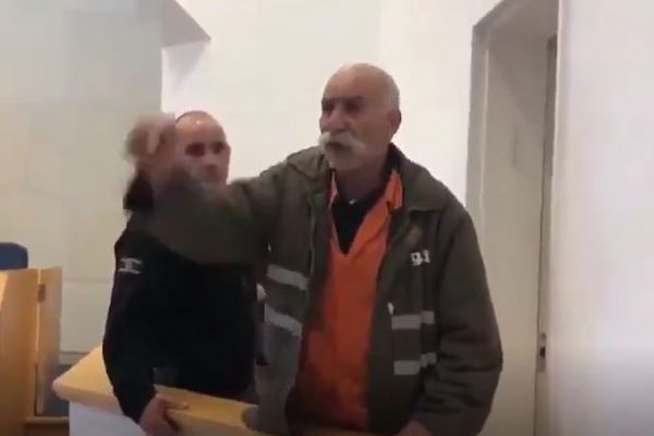 İşgalci İsrail askerinin gözaltına aldığı 69 yaşındaki adamın mesajı: Toprağımıza ve kimliğimize sahip çıkın