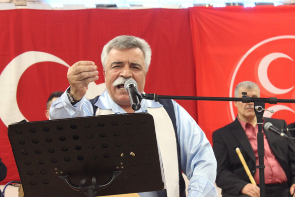 Ozan Arif hayatını kaybetti