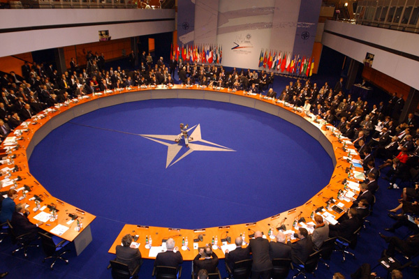 NATO, INF’yi görüşmek için toplanıyor