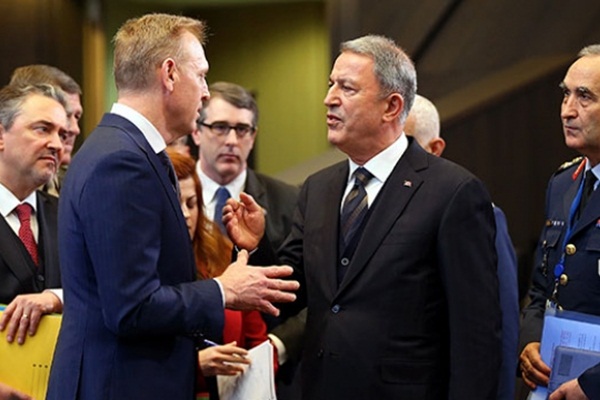 Bakan Hulusi Akar'dan kritik görüşme