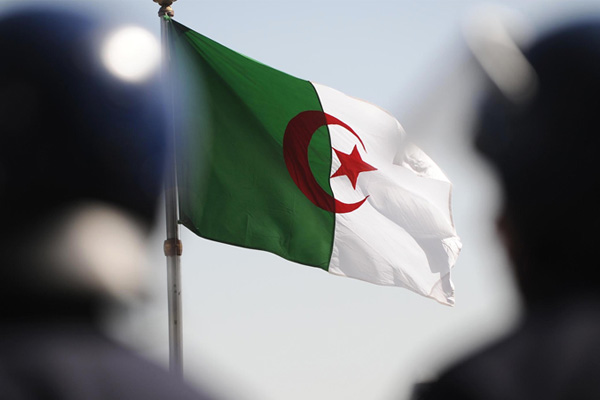 Cezayir’den Fransa'ya: Çöldeki nükleer atıklarını topla