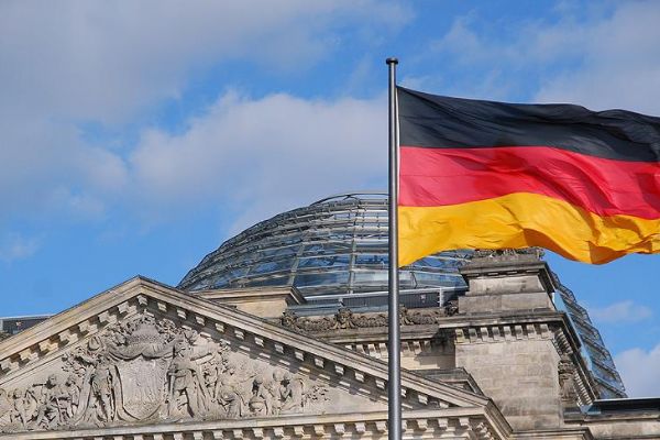 Almanya PKK ile bağlantılı iki şirketin faaliyetlerini yasakladı