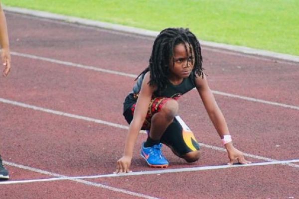 Dünya henüz 7 yaşında olan bu çocuğu konuşuyor