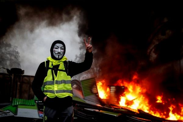 Sarı Yelekliler amacından saptı