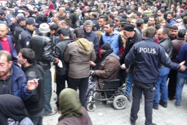 Suriyeliler Avrupa'ya gönderilecek söylentisi izdiham neden oldu