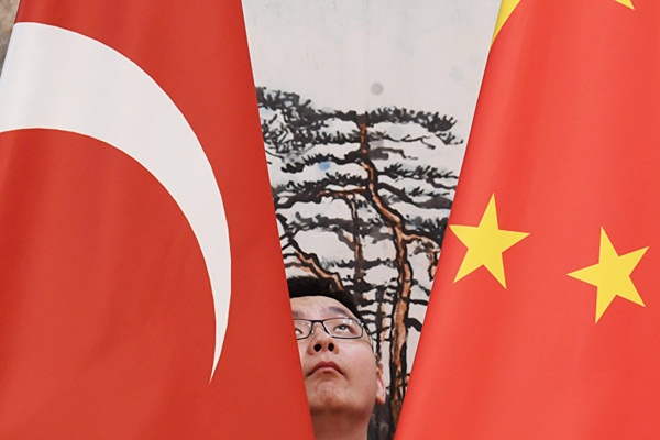 Rus uzman: Türkiye ile Çin, ilişkileri zora sokmak istemiyor
