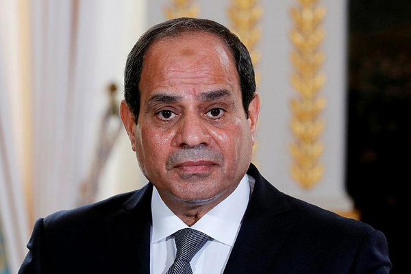 Sisi'nin görev süresini uzatan madde kabul edildi