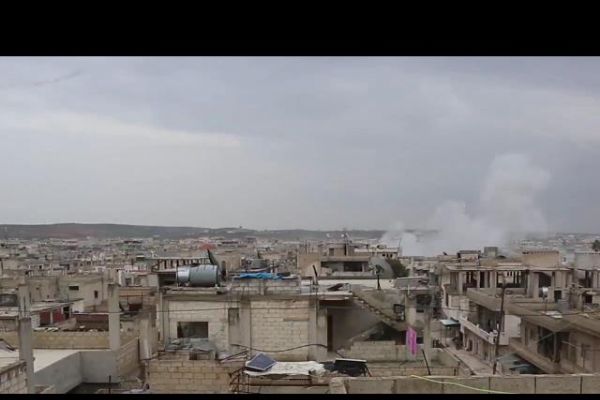 Soçi'de Suriye'nin geleceği konuşulurken, Esed ve Rus güçleri İdlib'i bombaladı