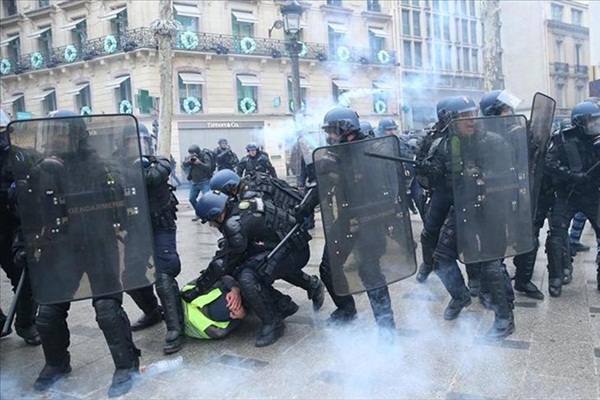 Fransa'da polis şiddetine 140 adli soruşturma başlatıldı
