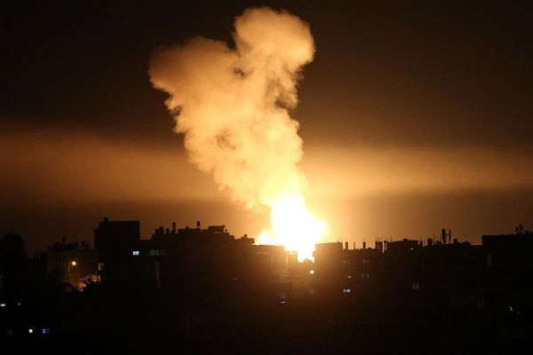 İsrail'den Gazze'ye topçu ateşi