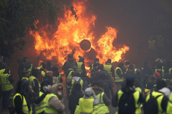 Fransa’dan Sarı Yelekliler ile ilgili açıklama