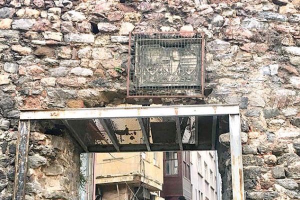 700 yıllık Yanıkkapı Kitabesi müzeye taşınacak