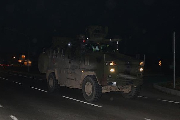 Suriye sınırına komando sevkiyatı