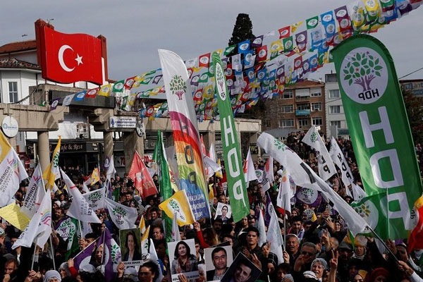 HDP İstanbul’un 24 ilçesinde aday çıkarmayacak