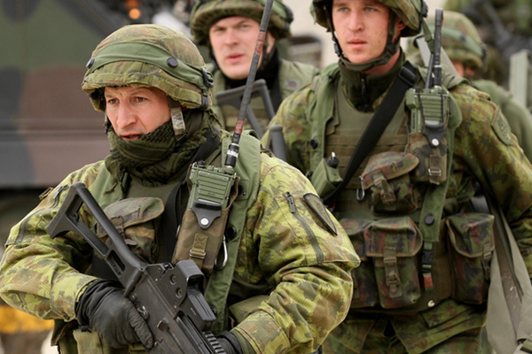 Askerlerin telefon ve sosyal medya kullanması yasaklandı