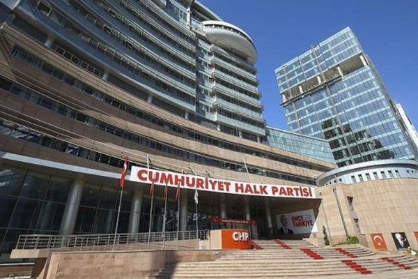 CHP’nin Buca adayı geri çekildi