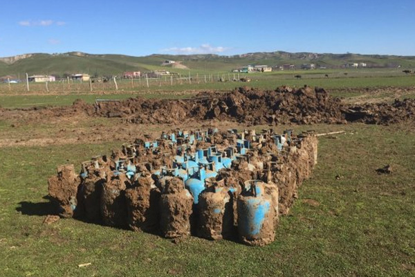 Diyarbakır 'da toprak altında 75 tüp bulundu