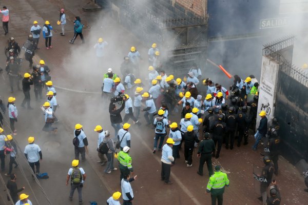 Peru'da taraftar ortalığı savaş alanına çevirdi