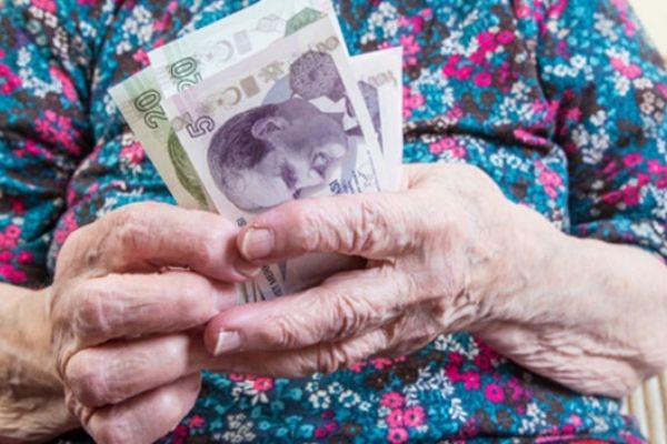 Tefecilerden emeklilere tuzak