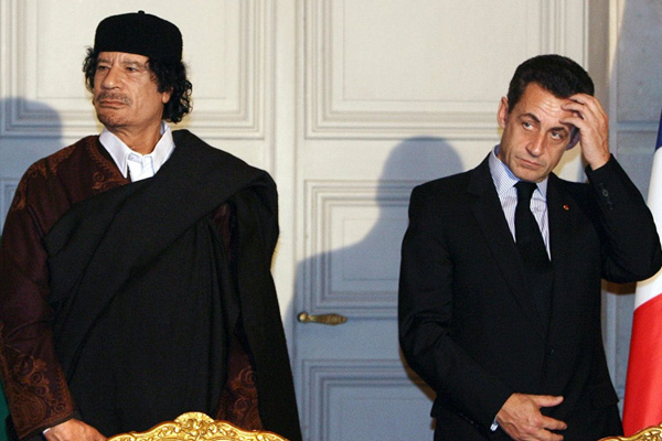 Sarkozy'nin Kaddafi'den aldığı paralar yine gündemde...