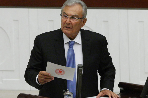 Deniz Baykal yemin etti