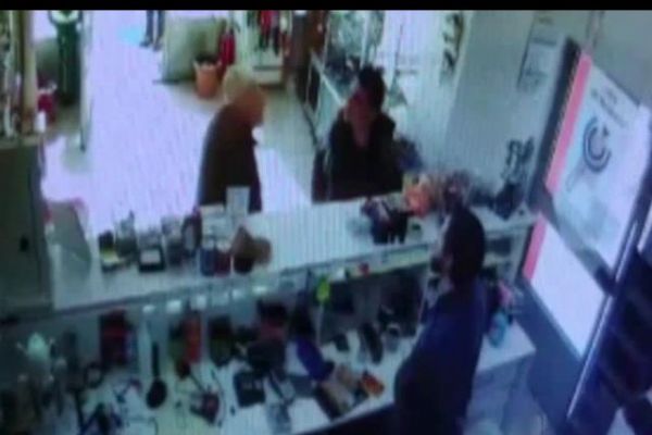 Selam vermedi diye uyaran yaşlı adama tokat attı