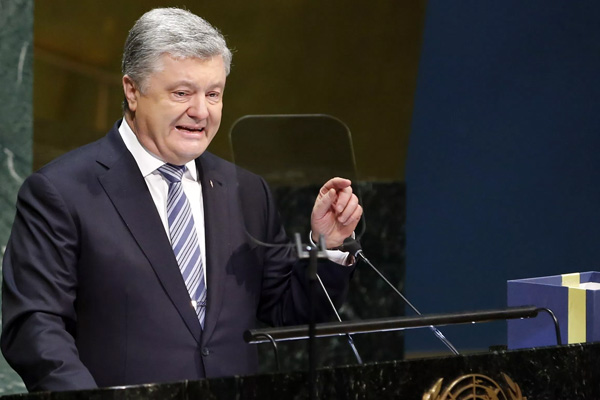 Poroşenko: Rusya Kırım'a nükleer silahlar konuşlandırabilir