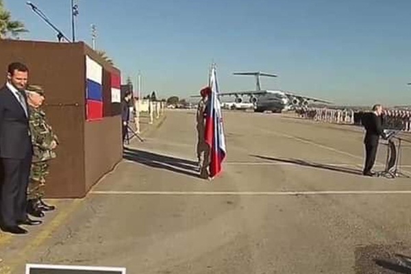 Putin'in Lazkiye ziyaretinde Esed kenarda bekledi