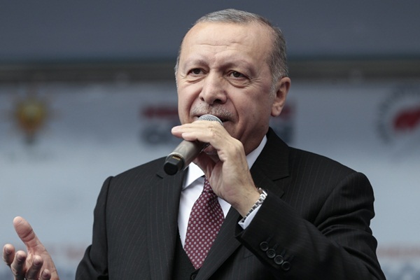 Erdoğan: CHP'ye oy verecek kardeşlerim oyunun nereye gittiğinin hesabını yapıyor mu?