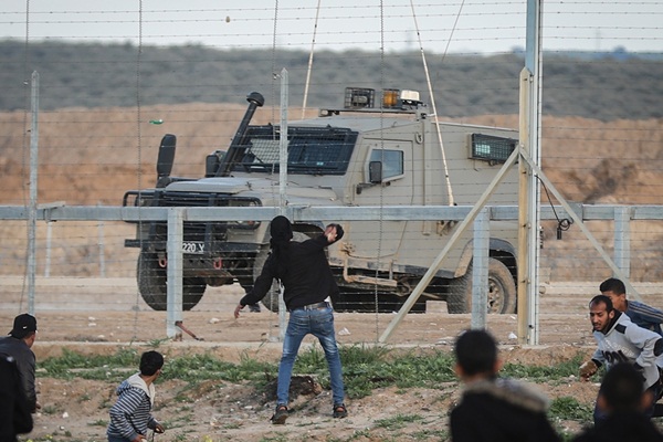 İsrail askerleri Gazze sınırında bir çocuğu öldürdü