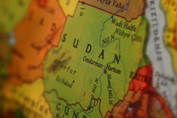 Sudan'da bakanların çoğu ve valilerin tamamı değişti