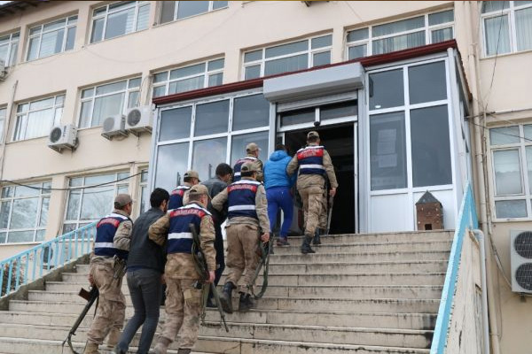 Bombalı eylem hazırlığındaki 3 terörist yakalandı